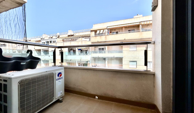 Odsprzedaż - Mieszkanie w bloku - Torrevieja - Costa Blanca