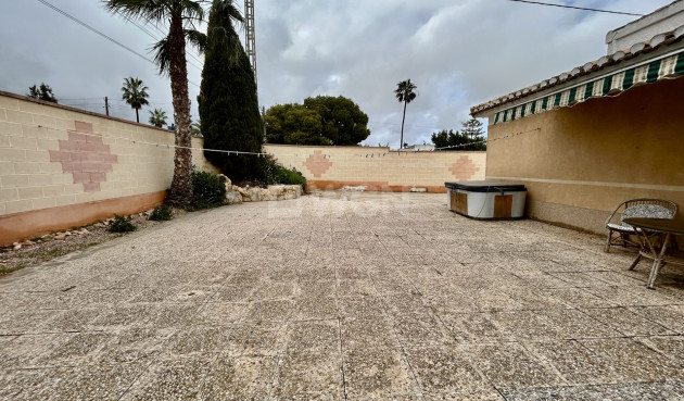 Odsprzedaż - Villa - Cabo Roig - Costa Blanca