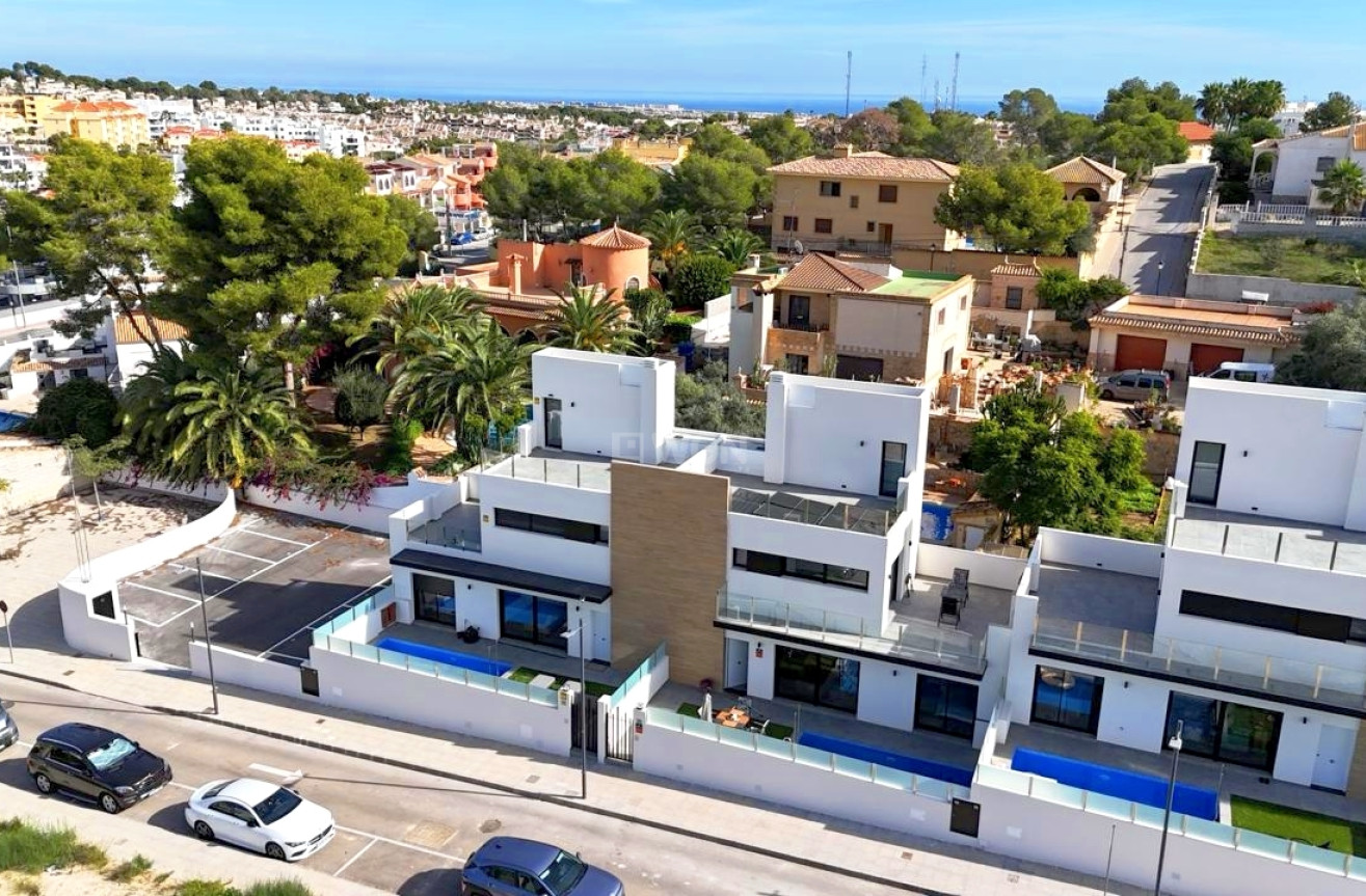 Odsprzedaż - Villa - Villamartin - Costa Blanca