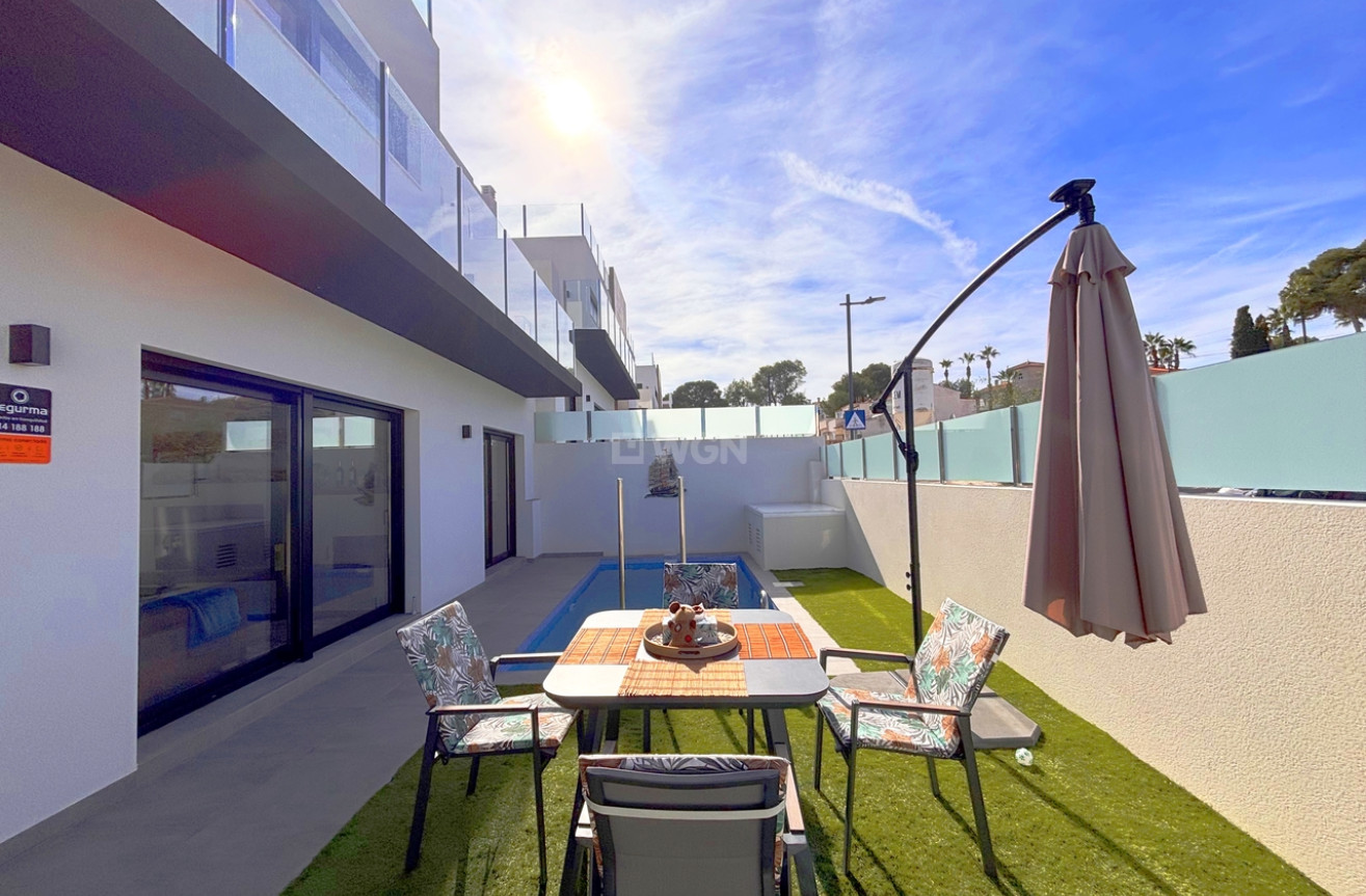 Odsprzedaż - Villa - Villamartin - Costa Blanca