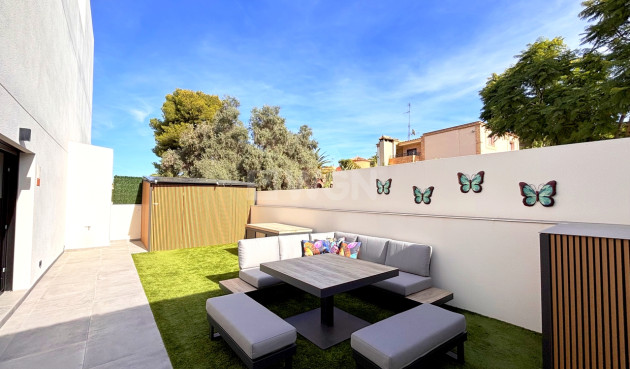 Odsprzedaż - Villa - Villamartin - Costa Blanca