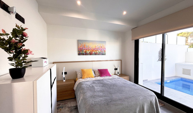 Odsprzedaż - Villa - Villamartin - Costa Blanca