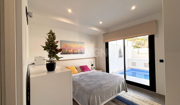 Odsprzedaż - Villa - Villamartin - Costa Blanca