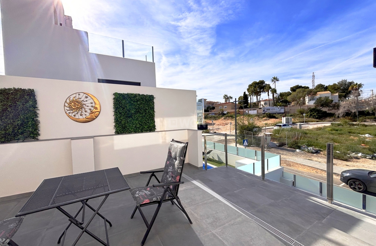 Odsprzedaż - Villa - Villamartin - Costa Blanca