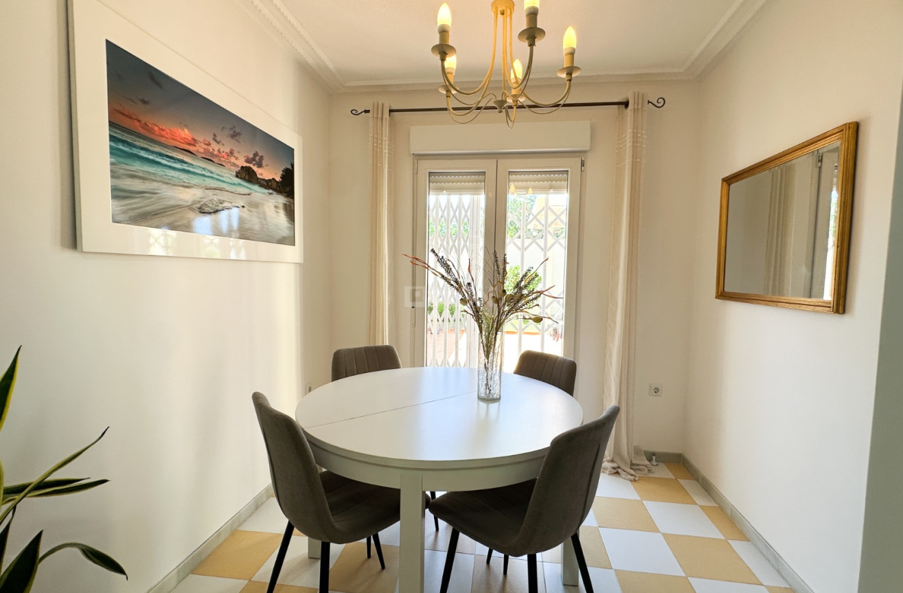 Odsprzedaż - Villa - Torrevieja - Costa Blanca