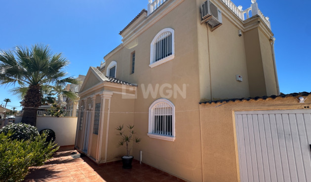 Odsprzedaż - Villa - Torrevieja - Costa Blanca