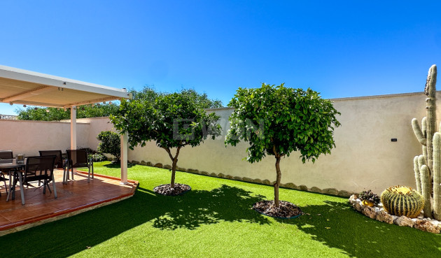 Odsprzedaż - Villa - Torrevieja - Costa Blanca