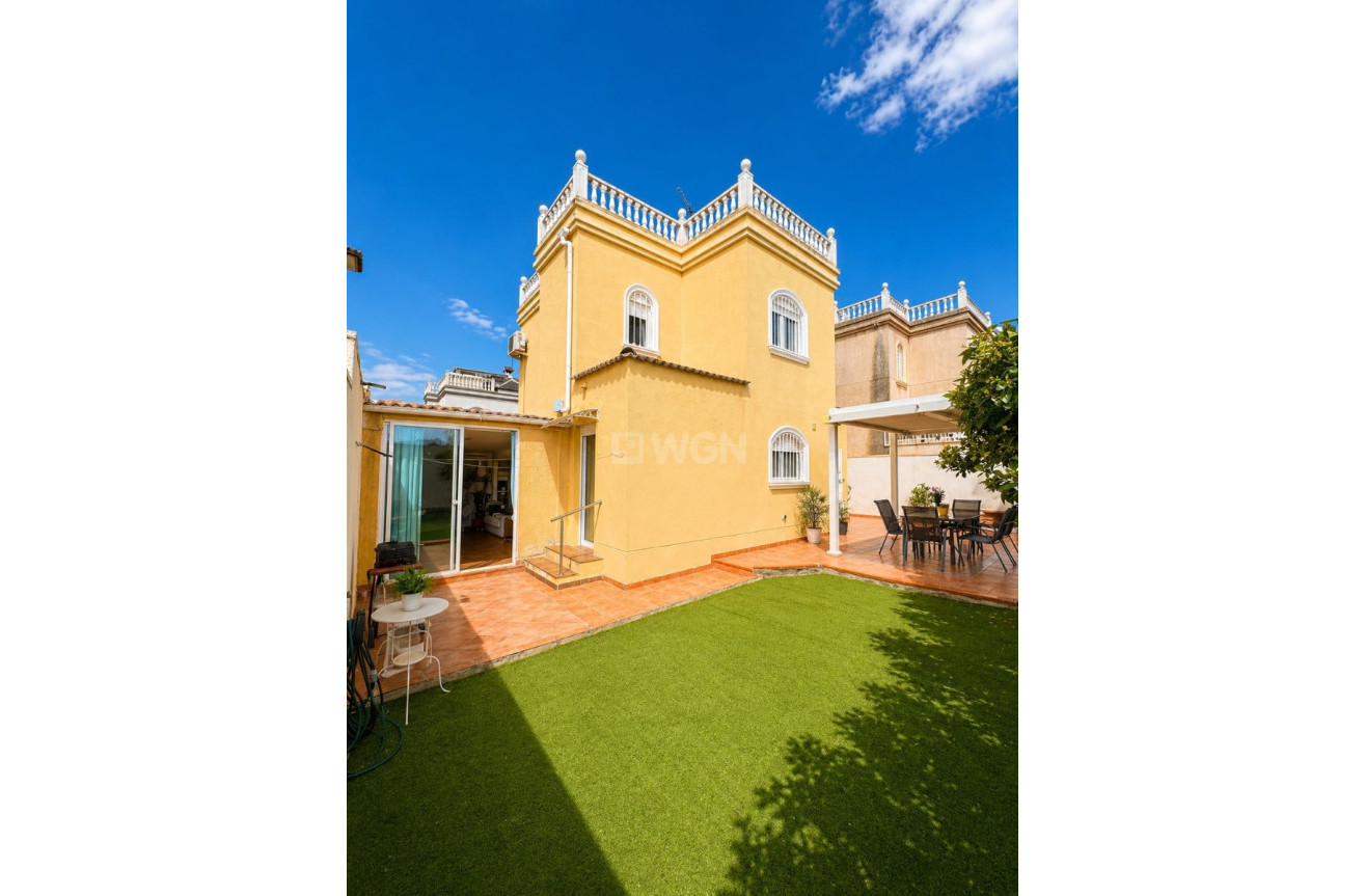 Odsprzedaż - Villa - Torrevieja - Costa Blanca