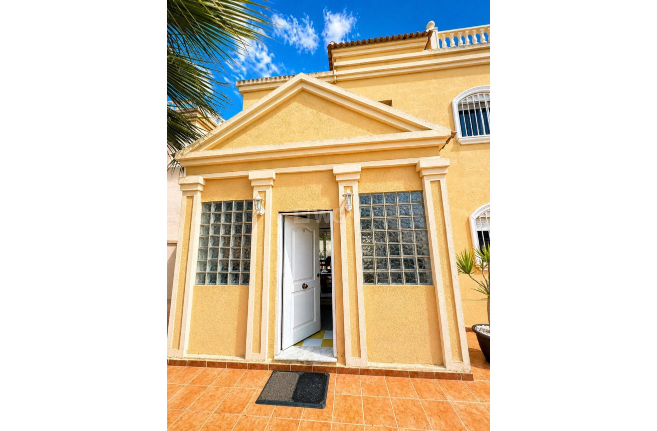 Odsprzedaż - Villa - Torrevieja - Costa Blanca