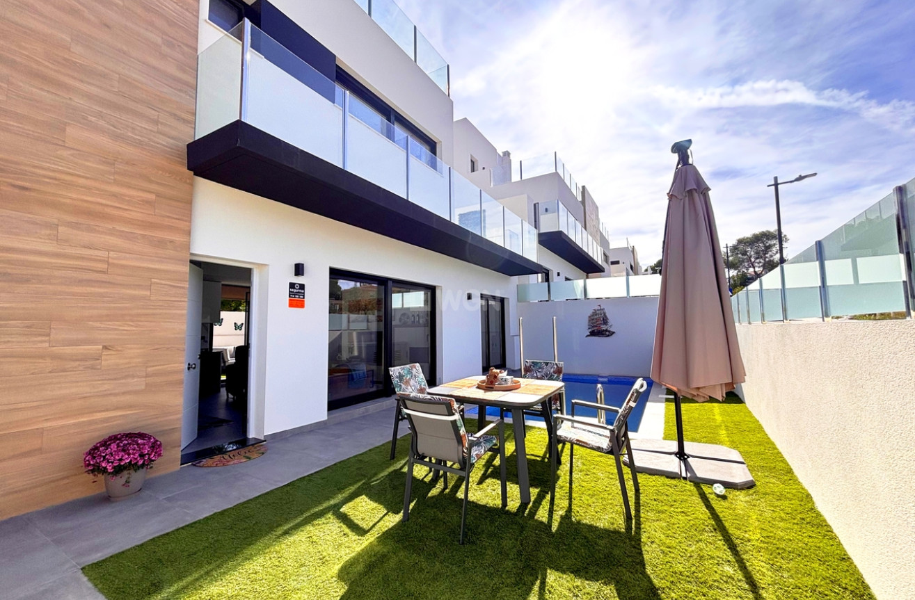Odsprzedaż - Villa - Villamartin - Costa Blanca
