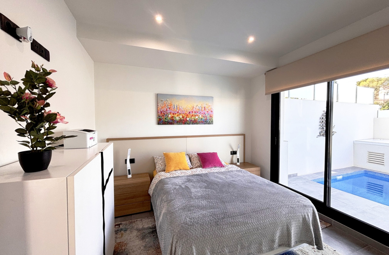 Odsprzedaż - Villa - Villamartin - Costa Blanca