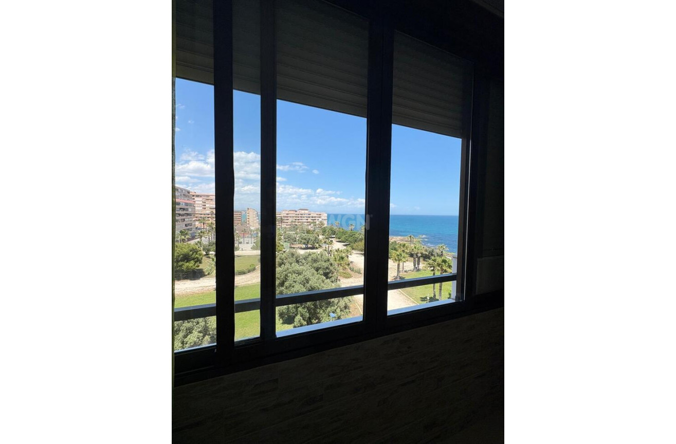Odsprzedaż - Mieszkanie w bloku - Torrevieja - Cabo Cervera