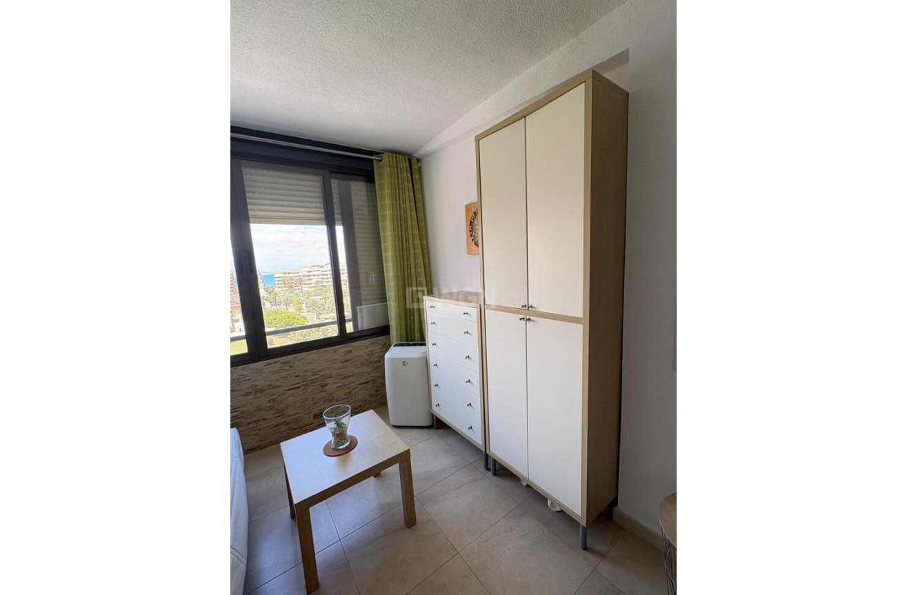 Odsprzedaż - Mieszkanie w bloku - Torrevieja - Cabo Cervera
