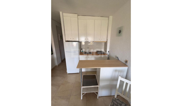 Odsprzedaż - Mieszkanie w bloku - Torrevieja - Cabo Cervera