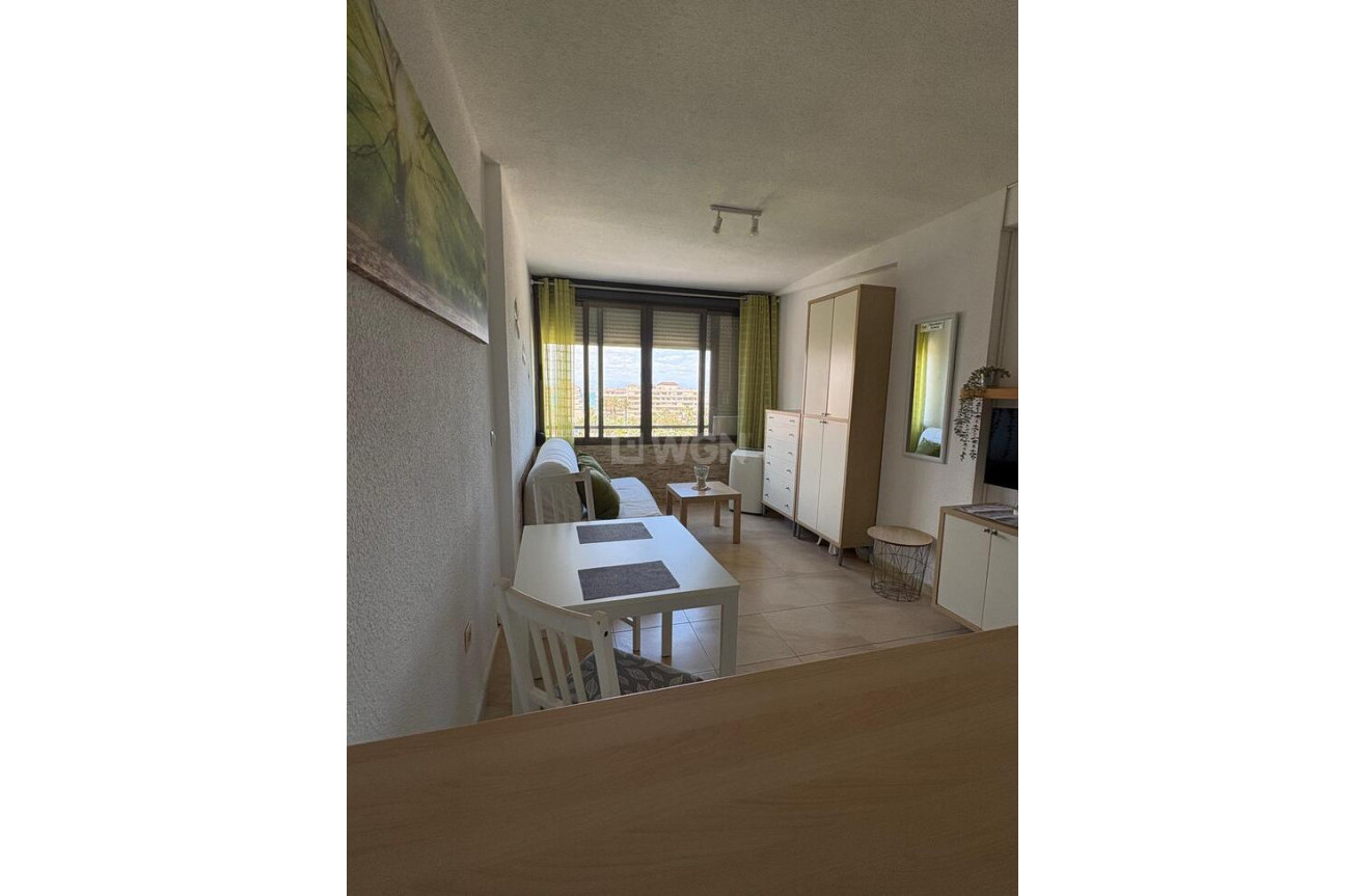 Odsprzedaż - Mieszkanie w bloku - Torrevieja - Cabo Cervera