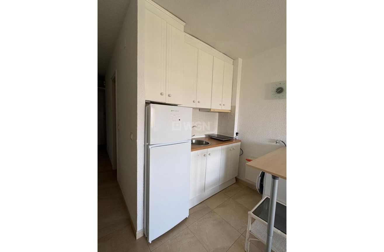 Odsprzedaż - Mieszkanie w bloku - Torrevieja - Cabo Cervera