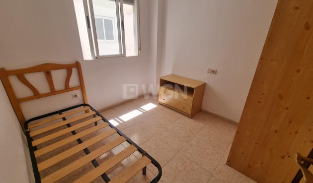 Odsprzedaż - Mieszkanie w bloku - Torrevieja - El Molino