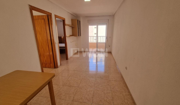 Odsprzedaż - Mieszkanie w bloku - Torrevieja - El Molino