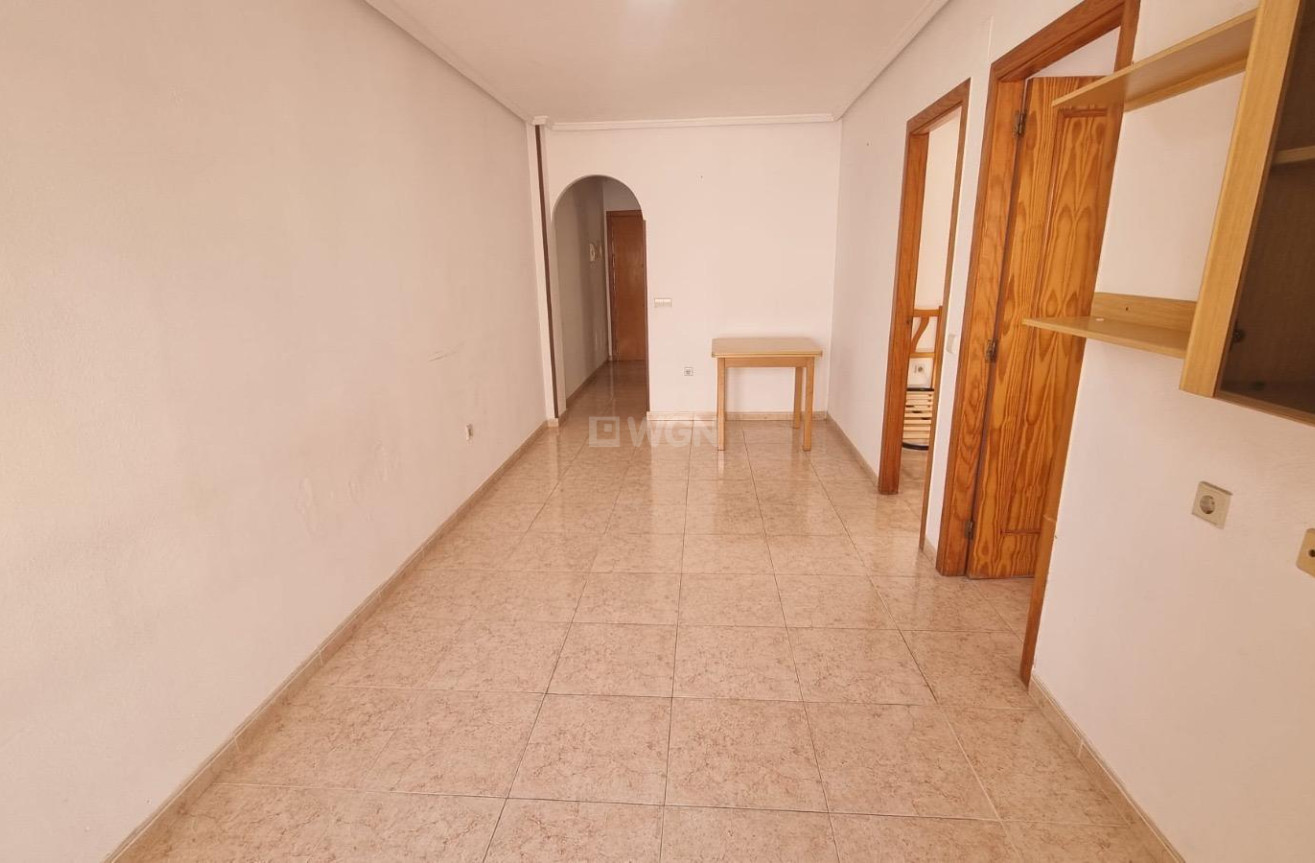 Odsprzedaż - Mieszkanie w bloku - Torrevieja - El Molino