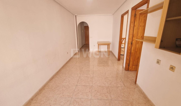 Odsprzedaż - Mieszkanie w bloku - Torrevieja - El Molino