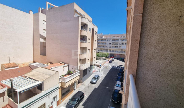 Odsprzedaż - Mieszkanie w bloku - Torrevieja - El Molino