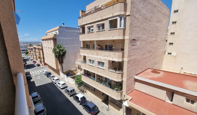Odsprzedaż - Mieszkanie w bloku - Torrevieja - El Molino