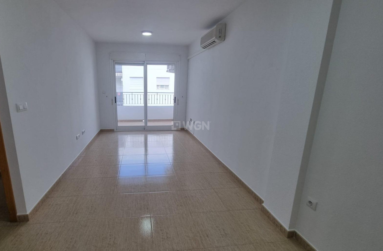 Odsprzedaż - Mieszkanie w bloku - Torrevieja - El Molino