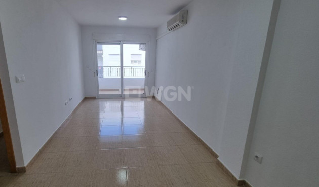 Odsprzedaż - Mieszkanie w bloku - Torrevieja - El Molino