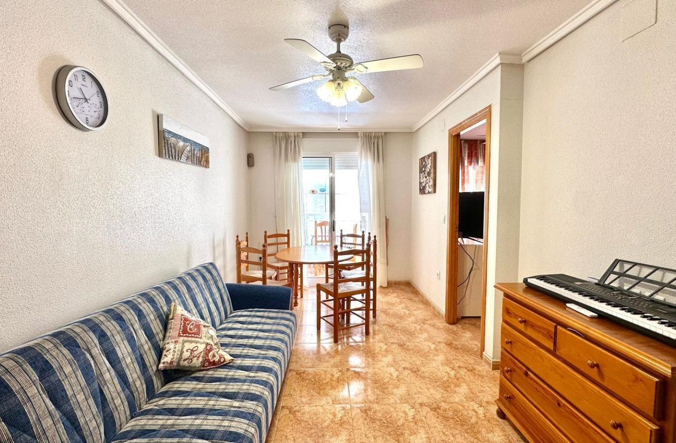 Odsprzedaż - Mieszkanie w bloku - Torrevieja - Centro