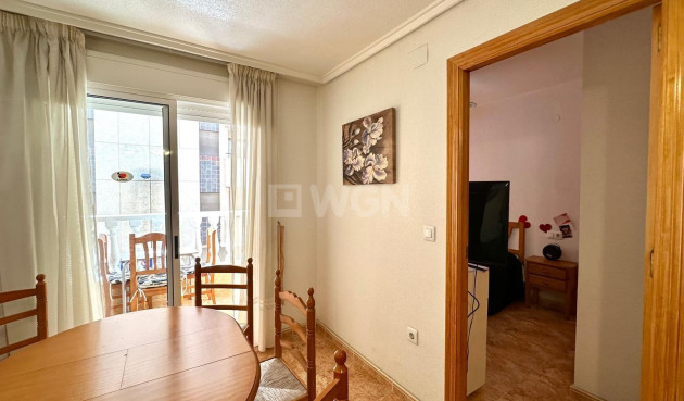 Odsprzedaż - Mieszkanie w bloku - Torrevieja - Centro