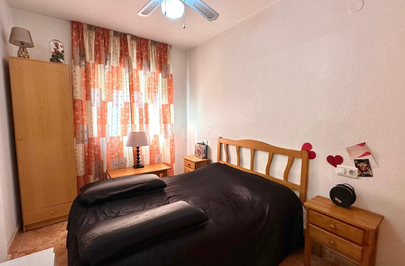 Odsprzedaż - Mieszkanie w bloku - Torrevieja - Centro