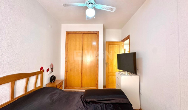 Odsprzedaż - Mieszkanie w bloku - Torrevieja - Centro