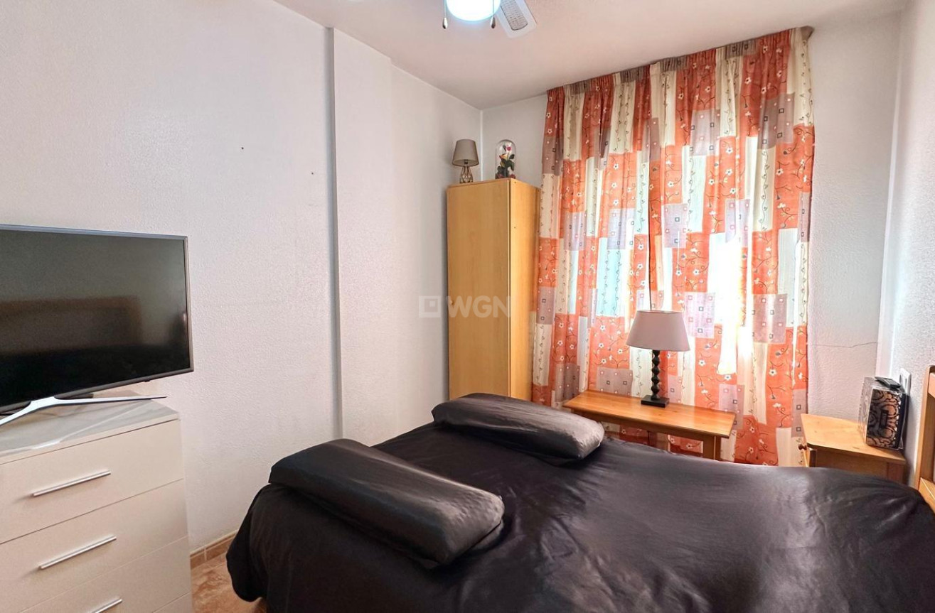 Odsprzedaż - Mieszkanie w bloku - Torrevieja - Centro