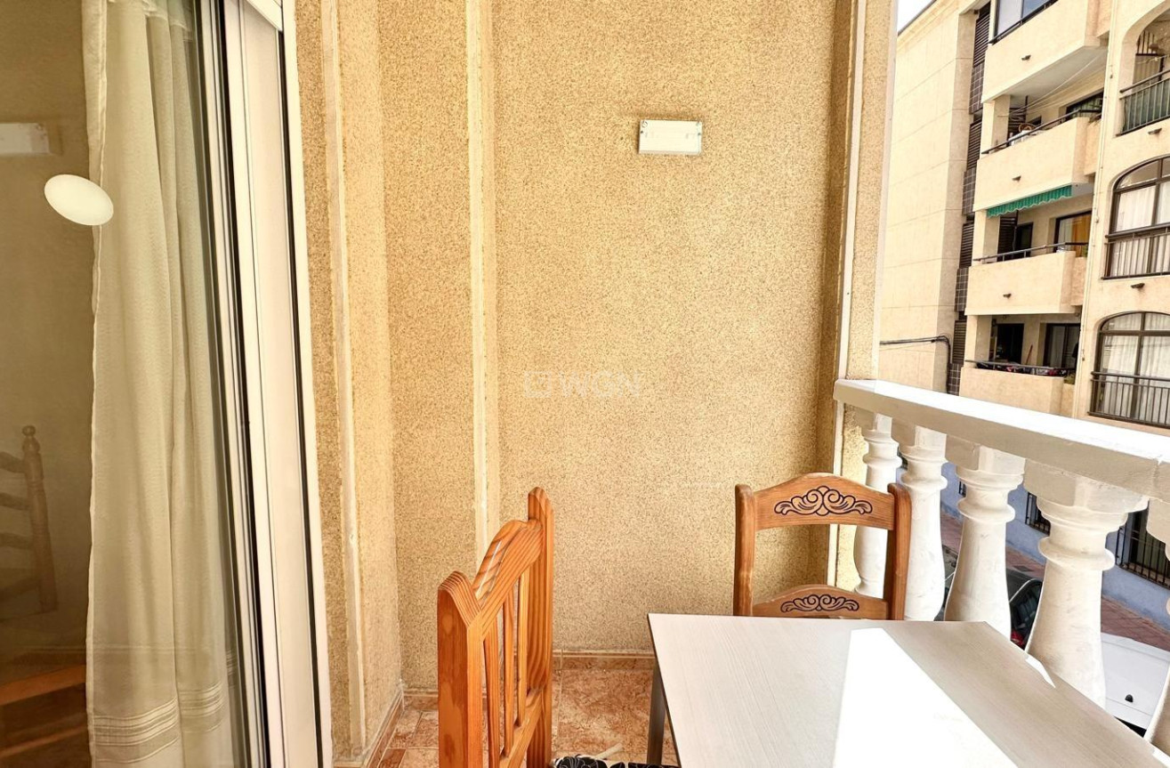 Odsprzedaż - Mieszkanie w bloku - Torrevieja - Centro
