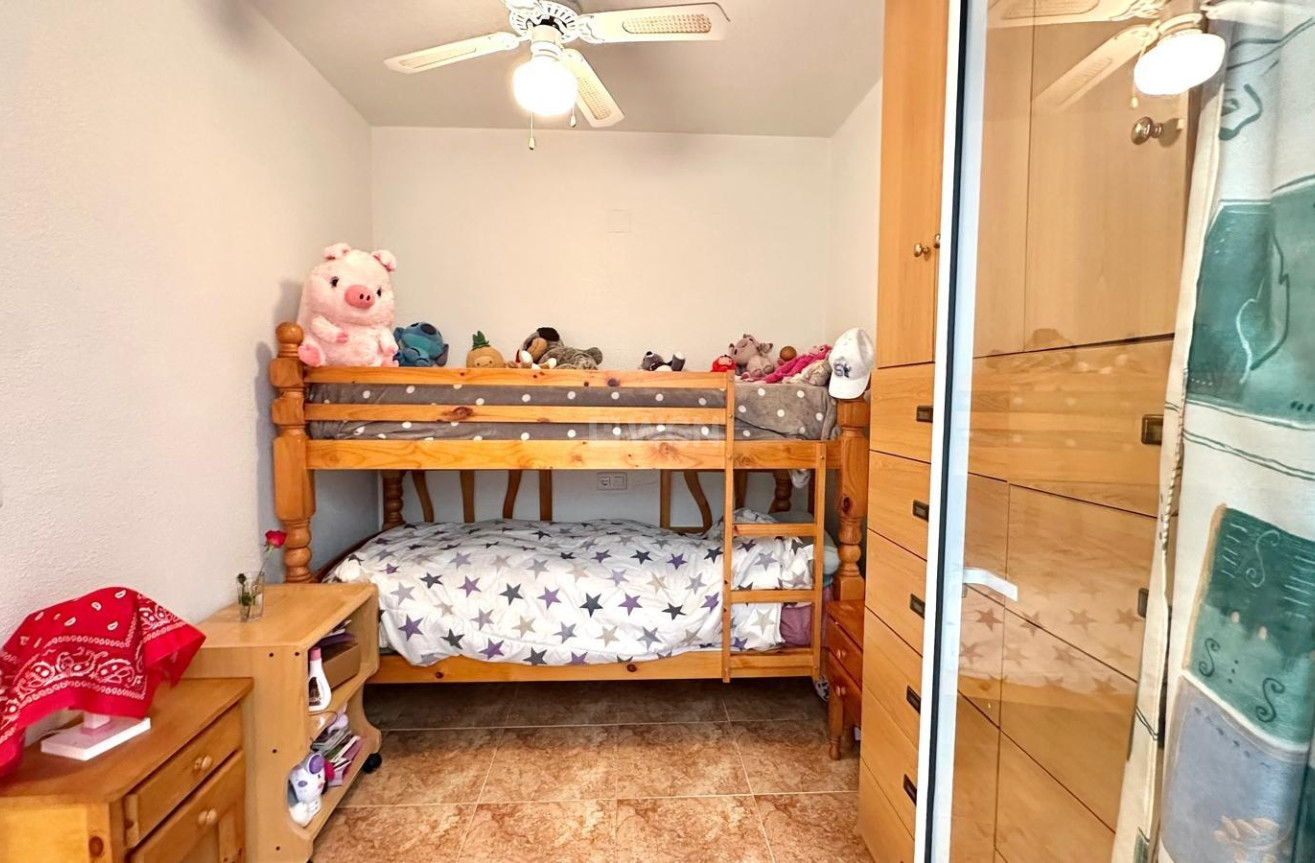 Odsprzedaż - Mieszkanie w bloku - Torrevieja - Centro