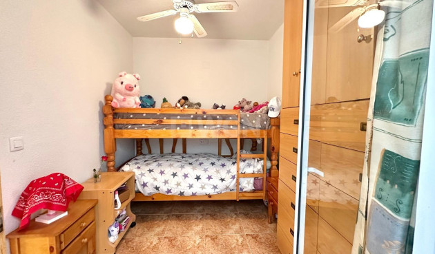 Odsprzedaż - Mieszkanie w bloku - Torrevieja - Centro