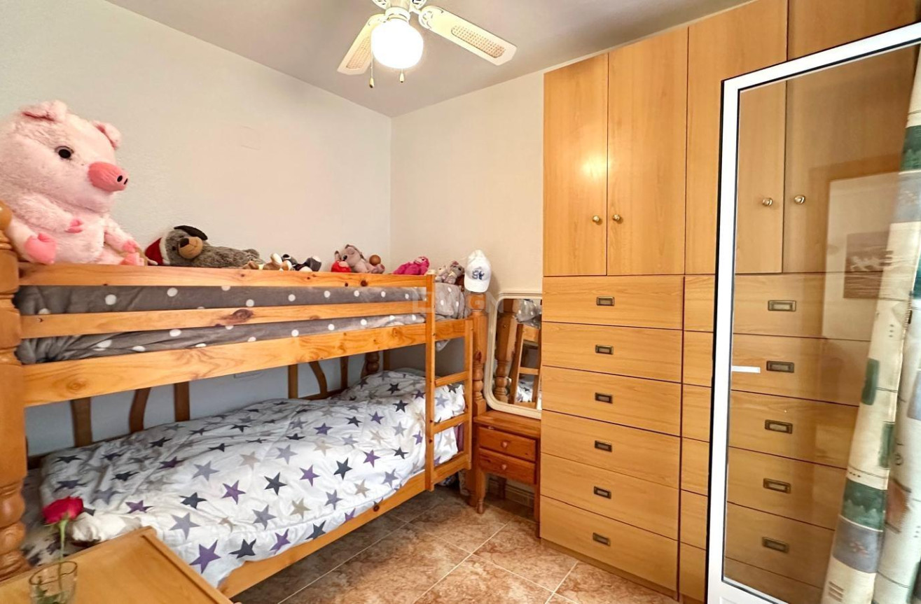 Odsprzedaż - Mieszkanie w bloku - Torrevieja - Centro
