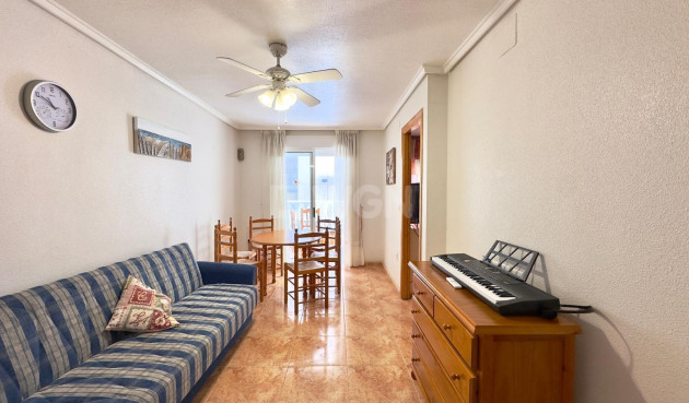 Odsprzedaż - Mieszkanie w bloku - Torrevieja - Centro