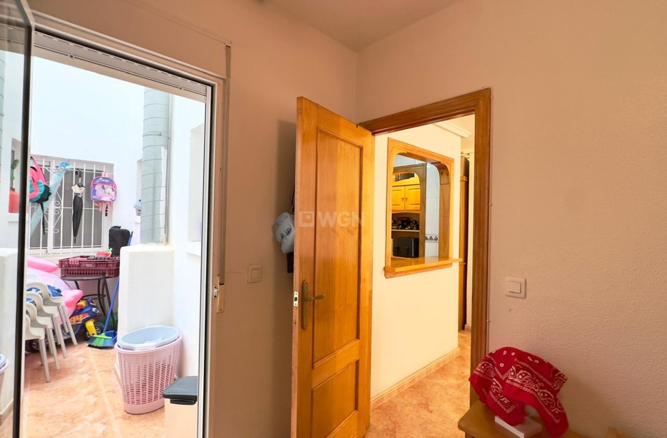 Odsprzedaż - Mieszkanie w bloku - Torrevieja - Centro