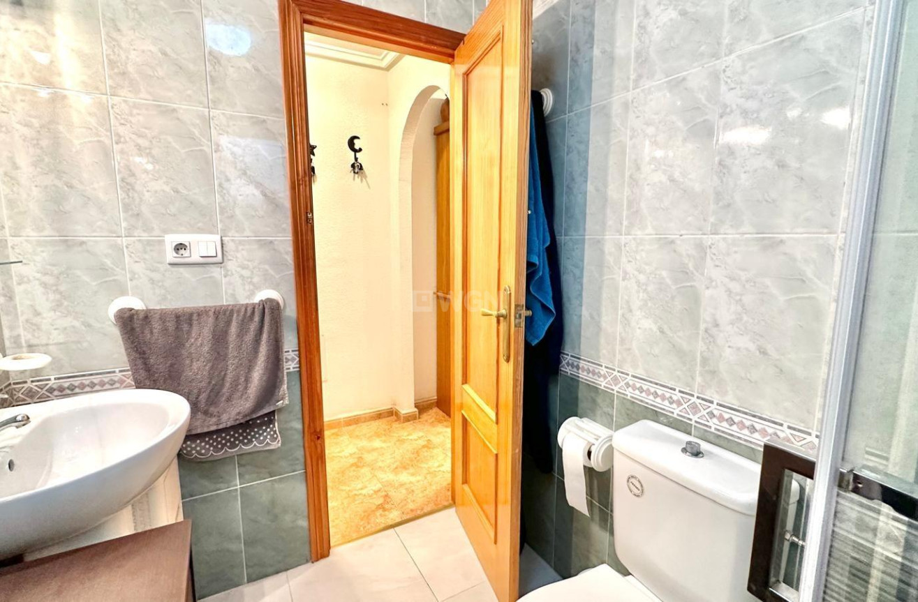 Odsprzedaż - Mieszkanie w bloku - Torrevieja - Centro