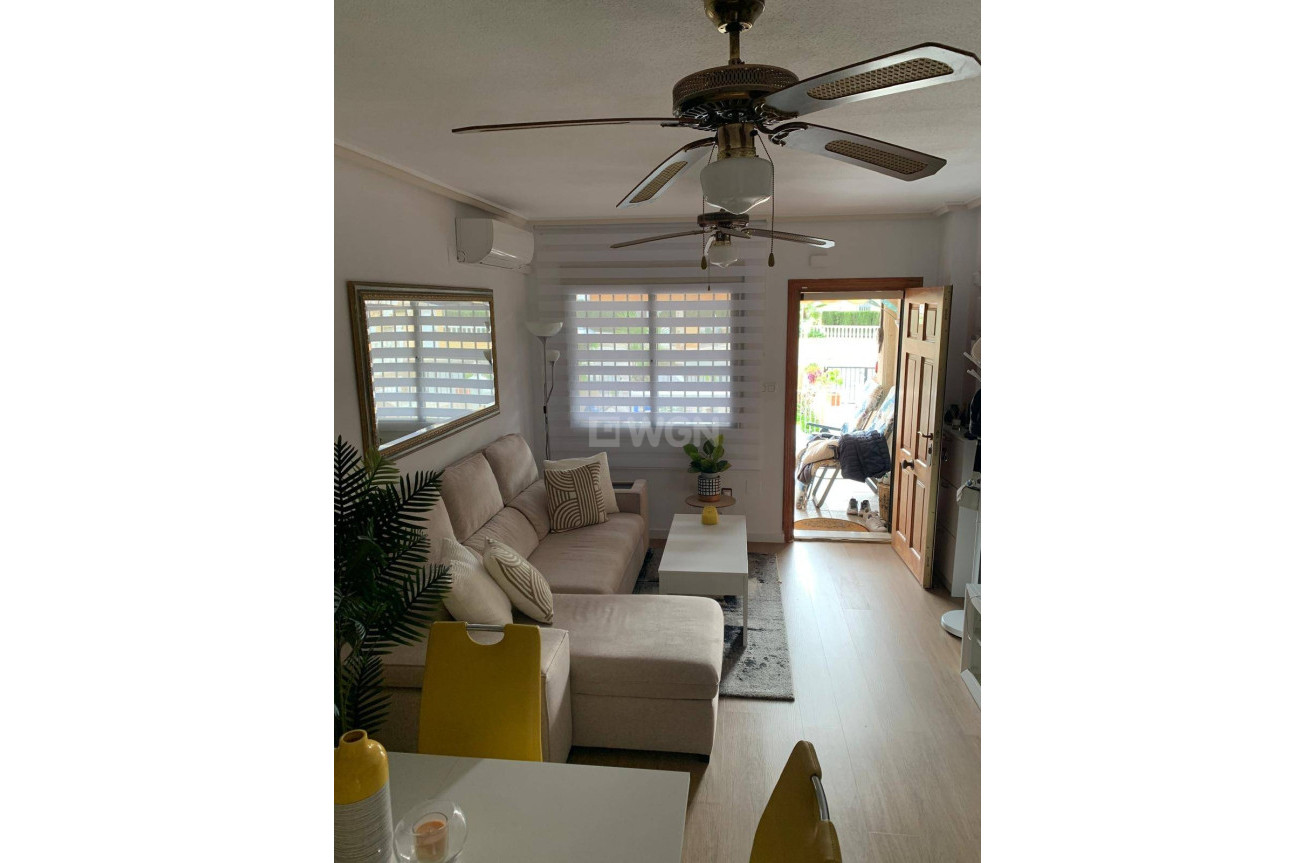 Odsprzedaż - Villa - Orihuela Costa - Las Filipinas