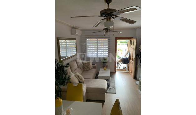 Odsprzedaż - Villa - Orihuela Costa - Las Filipinas