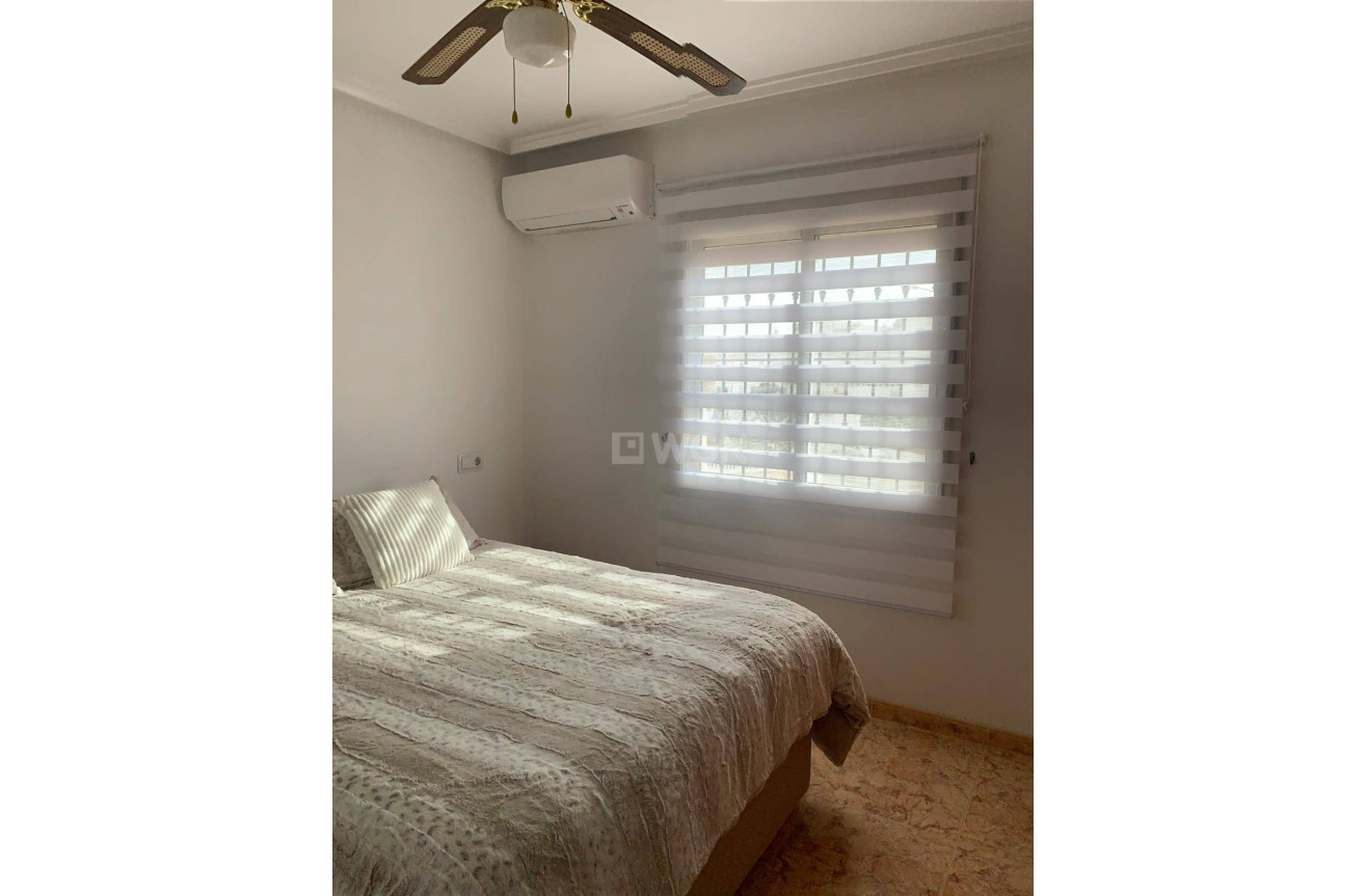 Odsprzedaż - Villa - Orihuela Costa - Las Filipinas