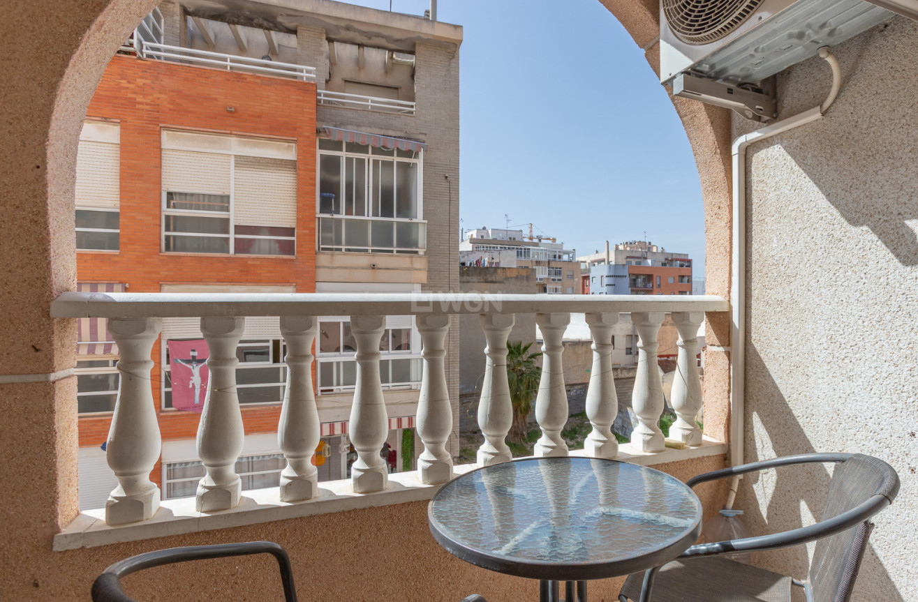Odsprzedaż - Mieszkanie w bloku - Torrevieja - Costa Blanca