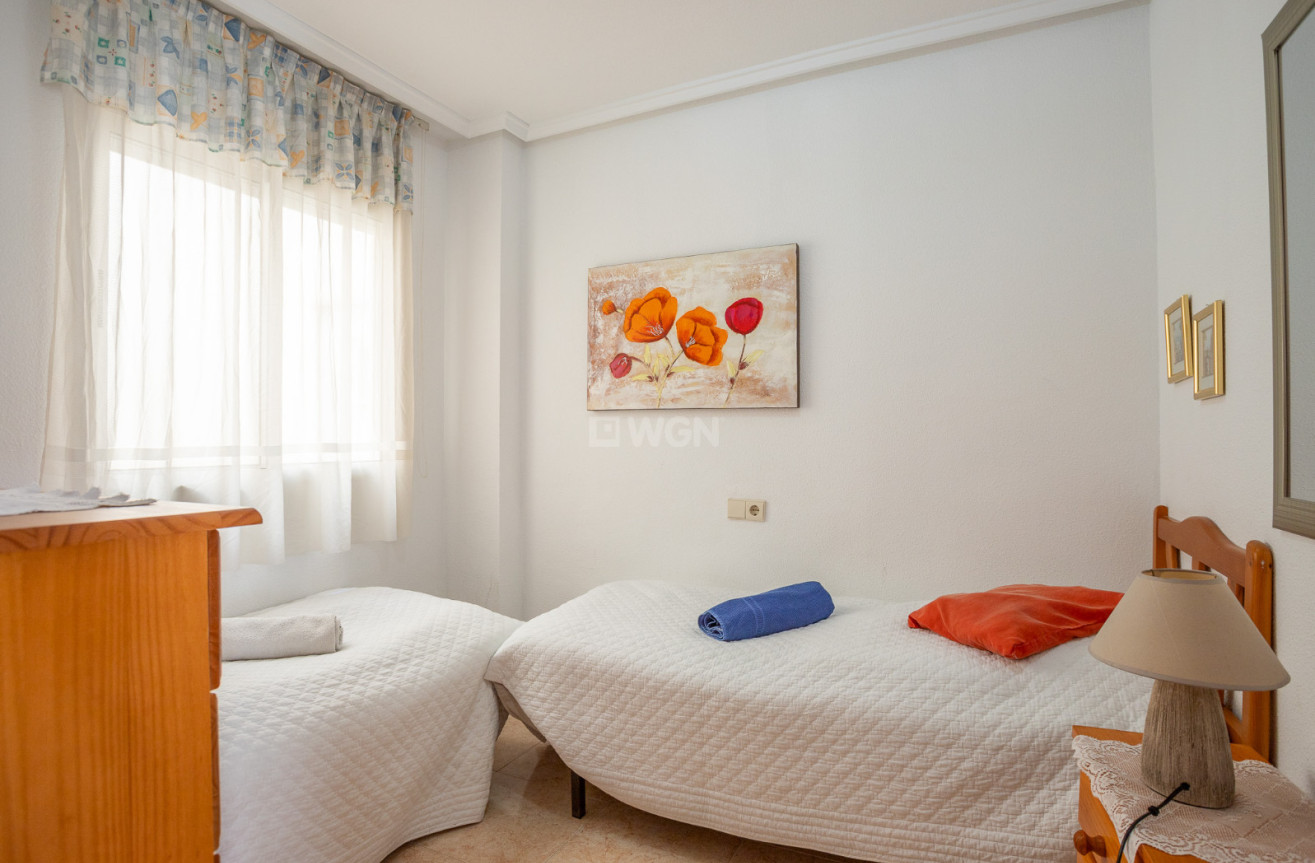 Odsprzedaż - Mieszkanie w bloku - Torrevieja - Costa Blanca