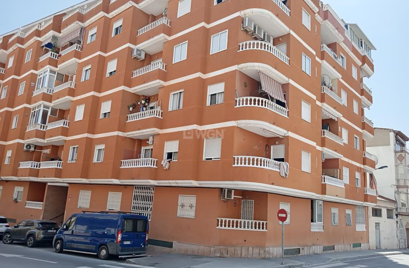 Odsprzedaż - Mieszkanie w bloku - Torrevieja - El Molino