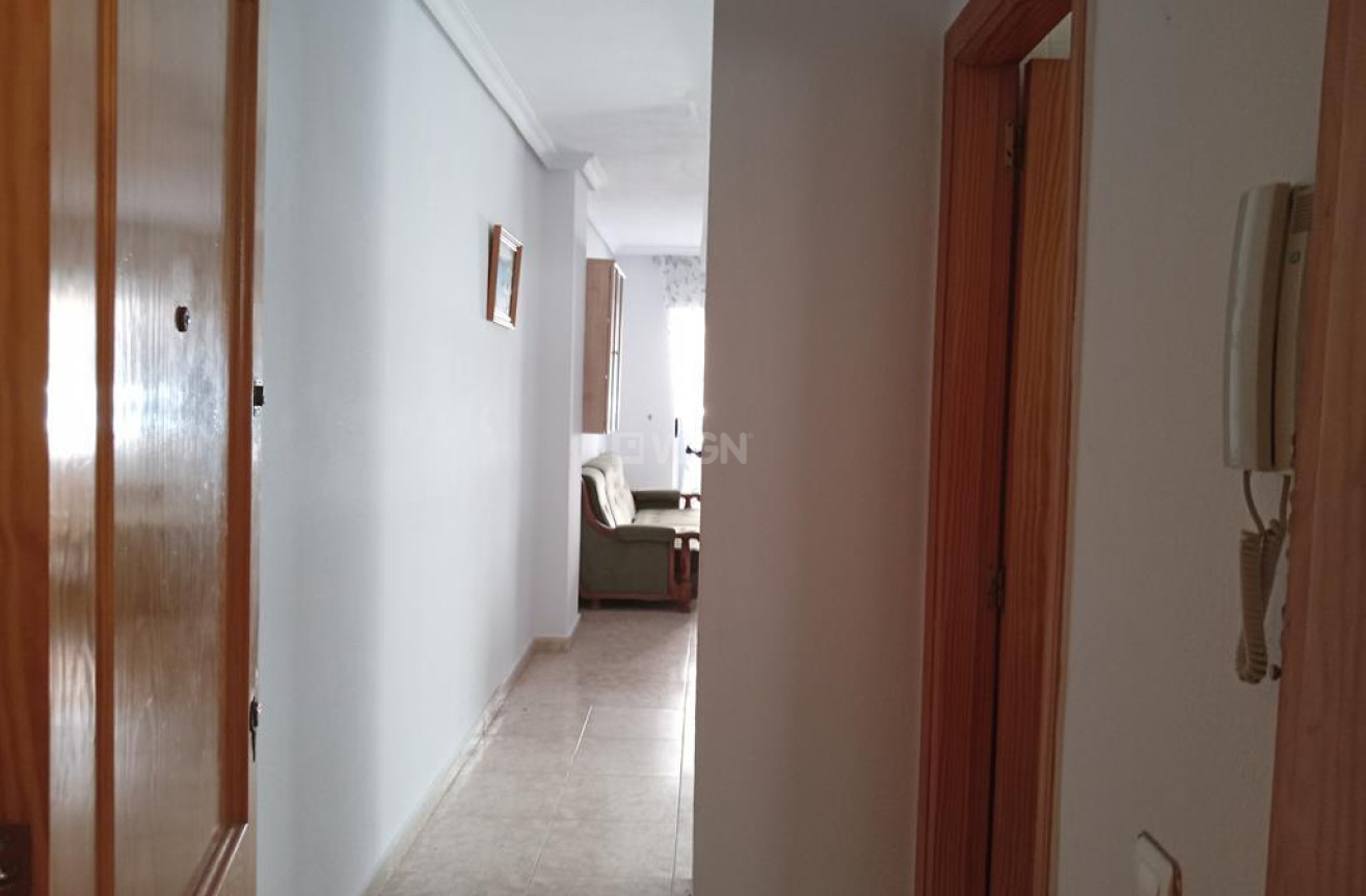 Odsprzedaż - Mieszkanie w bloku - Torrevieja - El Molino