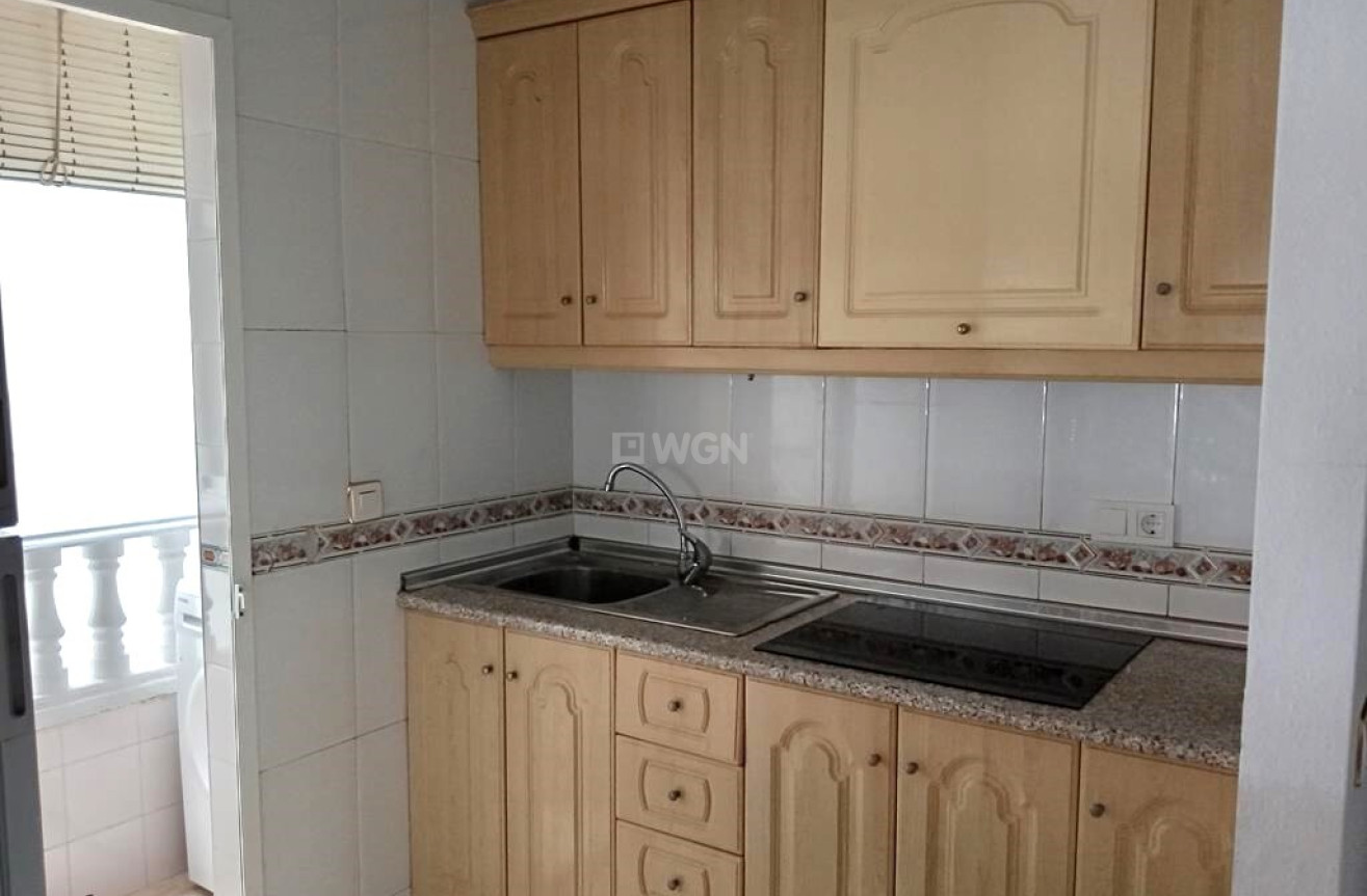 Odsprzedaż - Mieszkanie w bloku - Torrevieja - El Molino