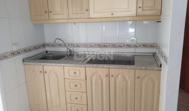 Odsprzedaż - Mieszkanie w bloku - Torrevieja - El Molino