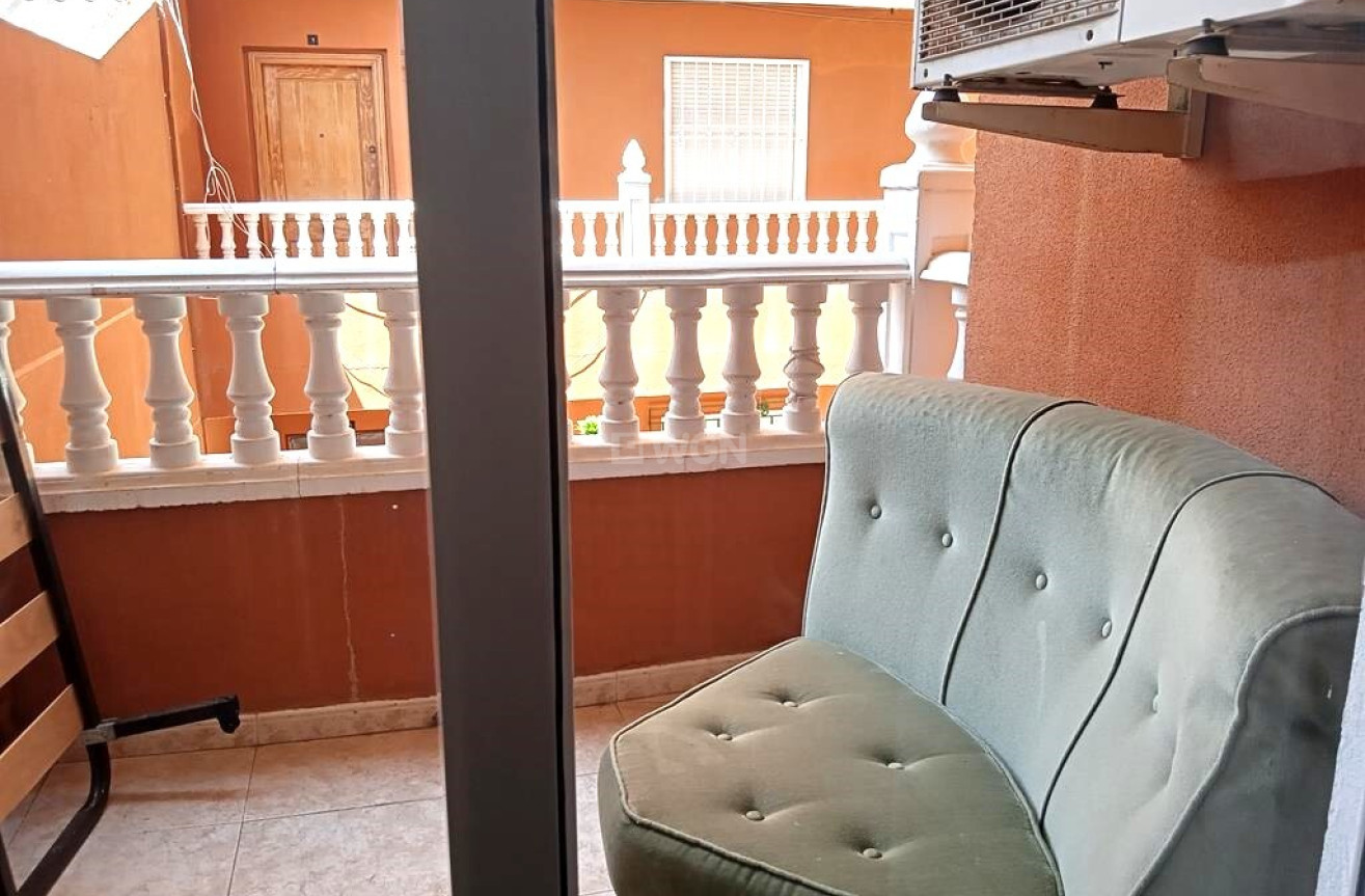 Odsprzedaż - Mieszkanie w bloku - Torrevieja - El Molino